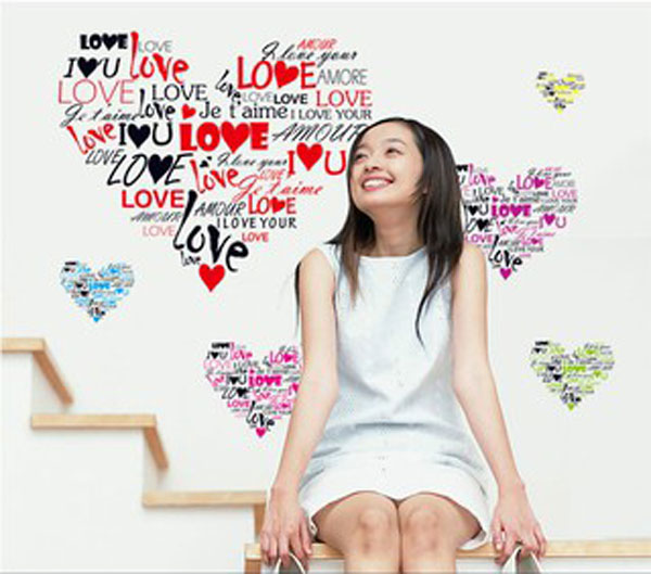 Decal Trang Trí Chữ Love Hình Trái Tim