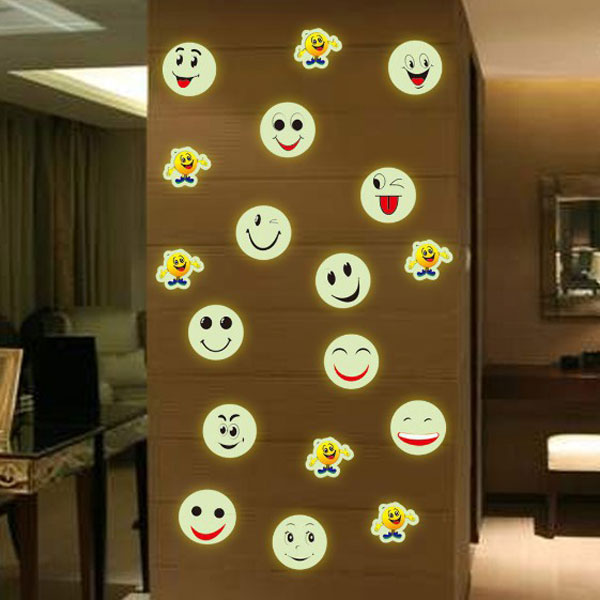 Decal Trang Trí Mặt Cười Dạ Quang